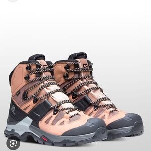 NWT Salomon Quest 4 GTX Hiking Boots 7.5